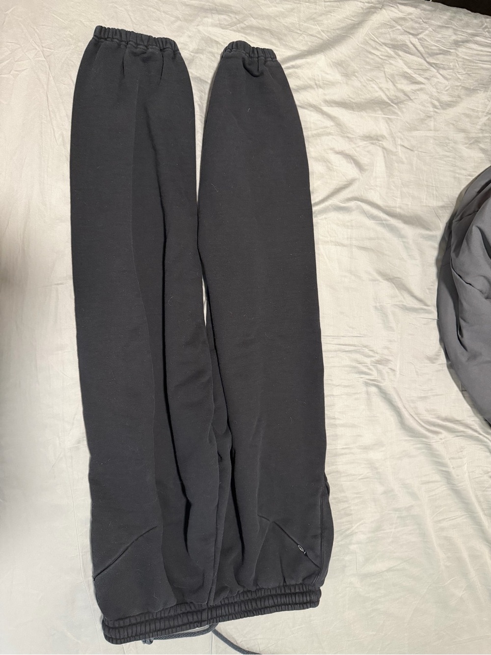 Vince Black Men's Joggers with Elastic Cuffs